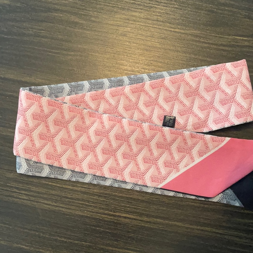 Pink trendy scarf for girls